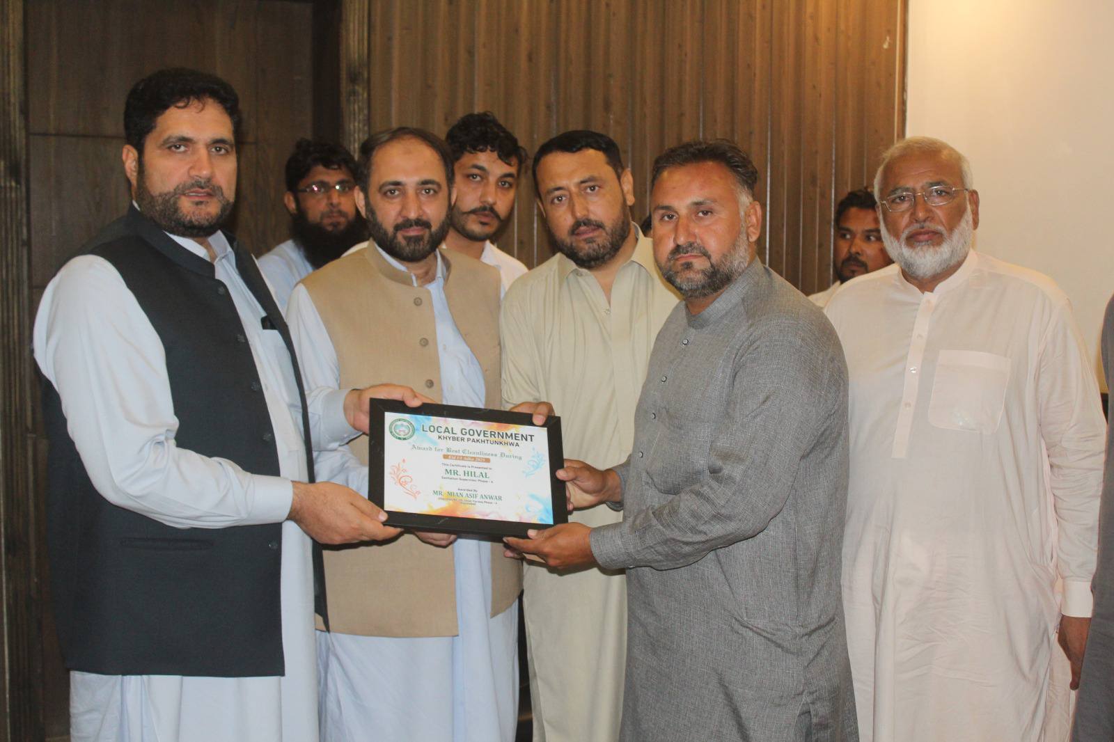 DG PDA and Nazim Hayatabad awarded shields